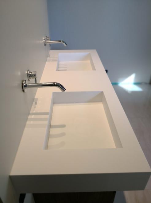 Bagno 3: Doppio lavabo integrato in Corian Orlandi Bagno 